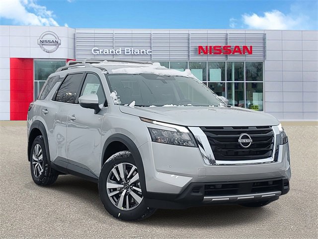 New 2025 Nissan Pathfinder SL image 1