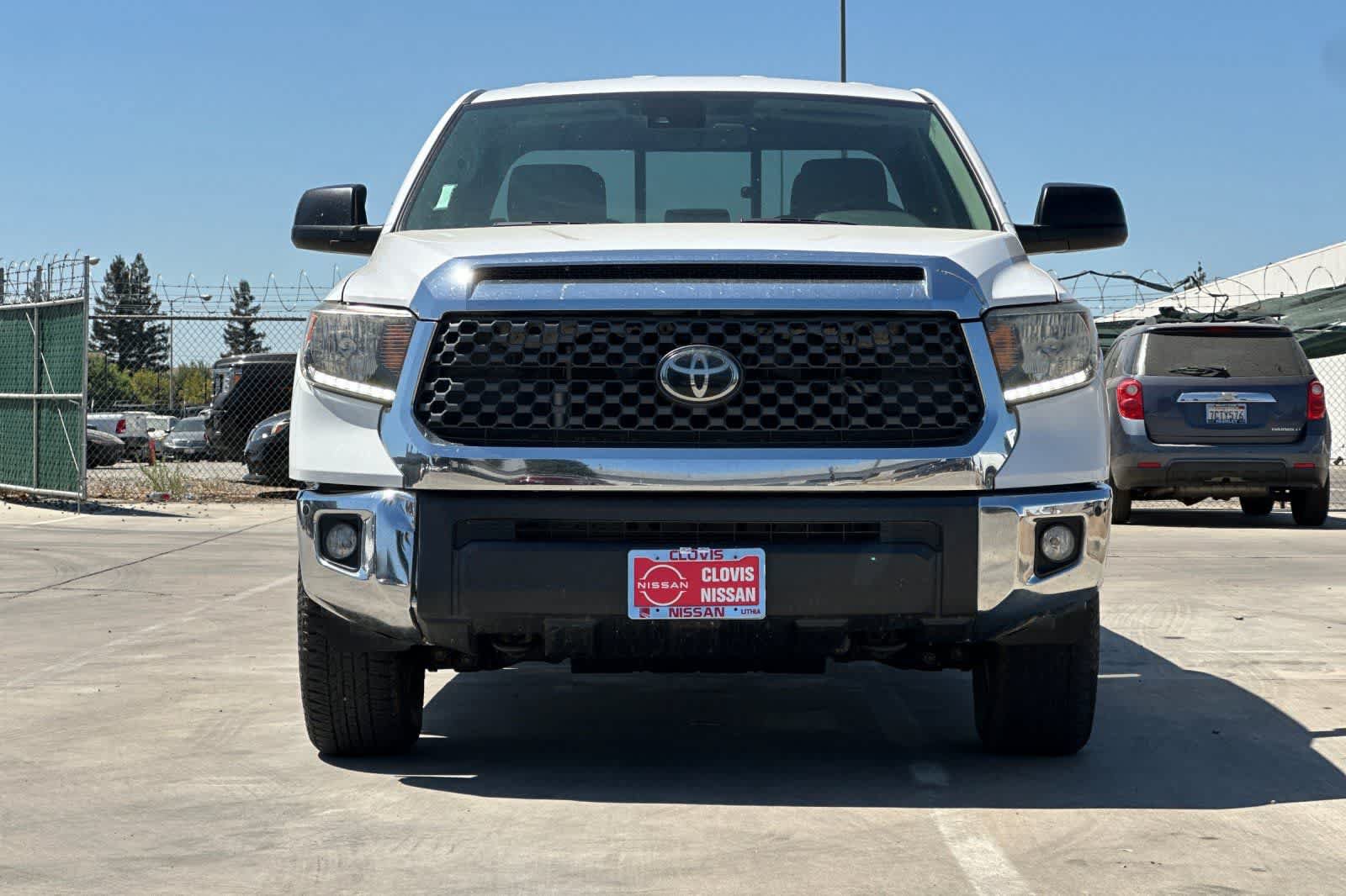 Used 2020 Toyota Tundra SR5 w/ SR5 Convenience Package AWD/4WD image 11