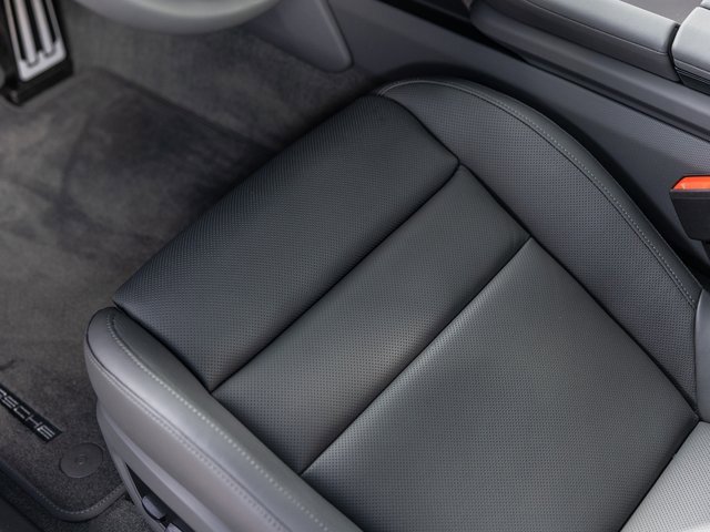 New 2025 Porsche Taycan image 25