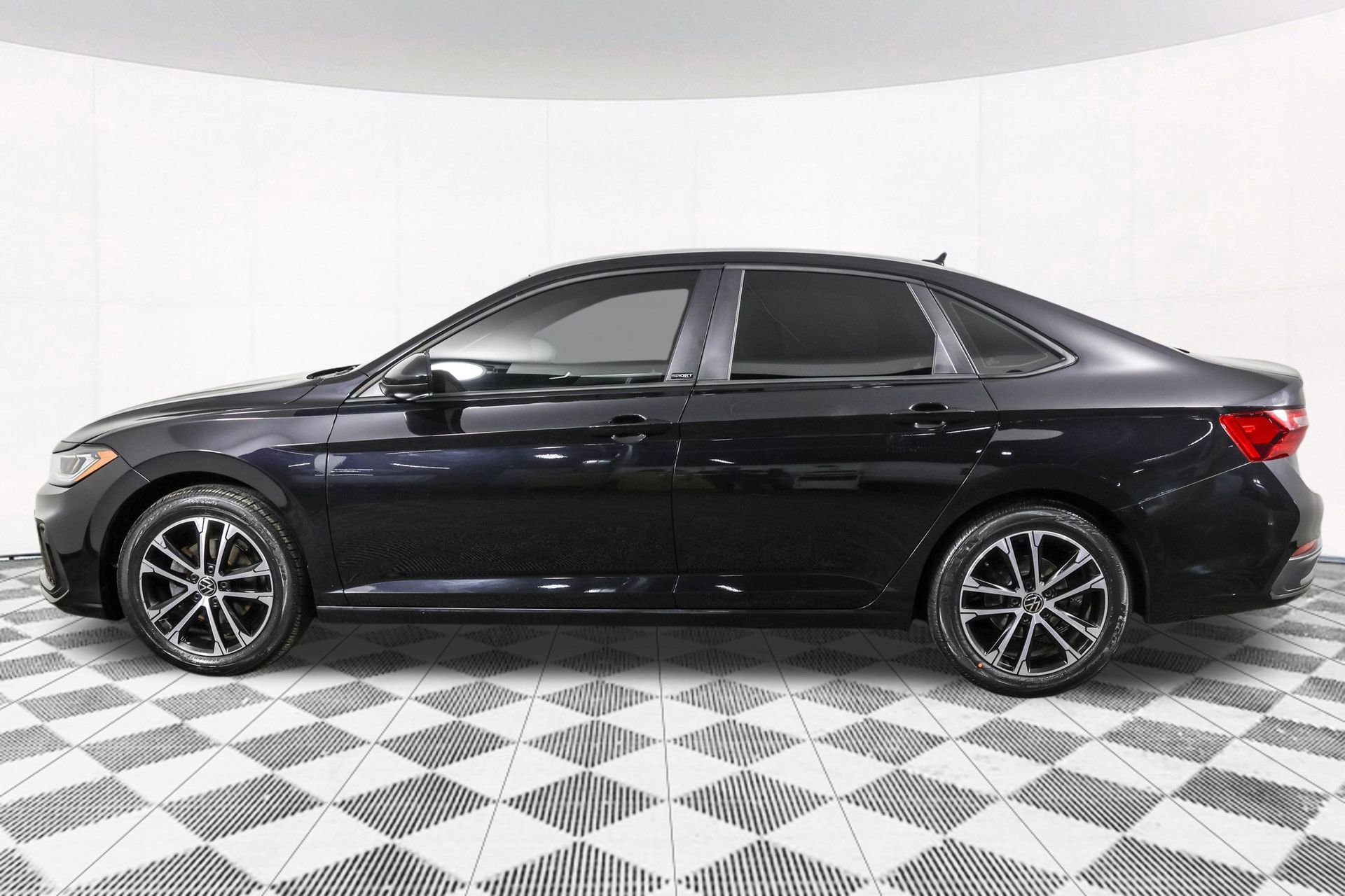 Used 2025 Volkswagen Jetta Sport FWD image 19