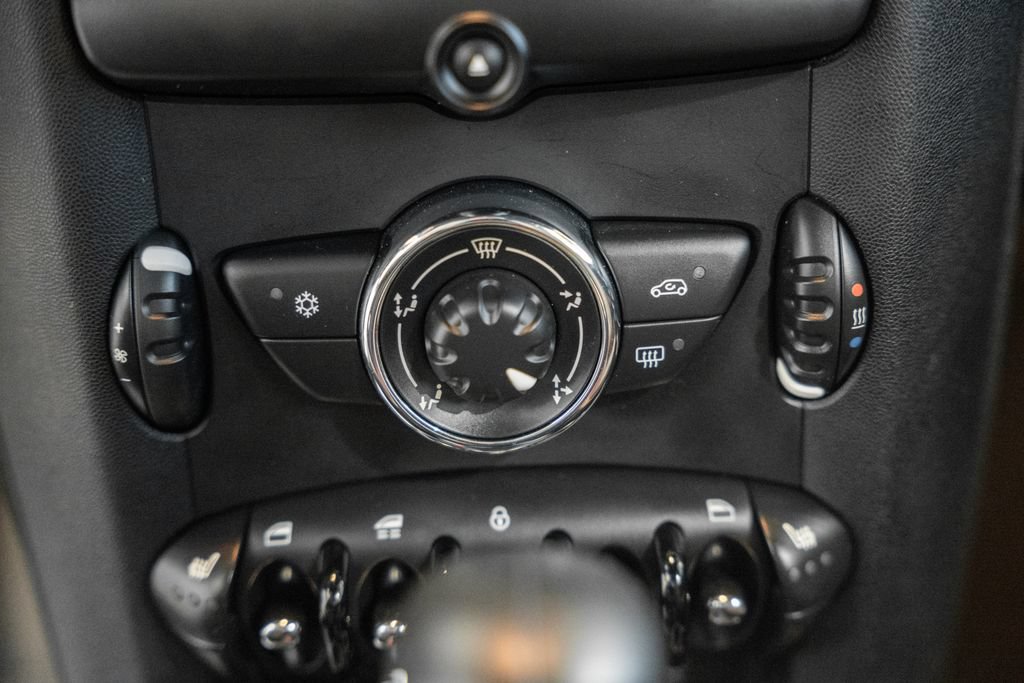 Used 2011 MINI Cooper Convertible FWD image 20