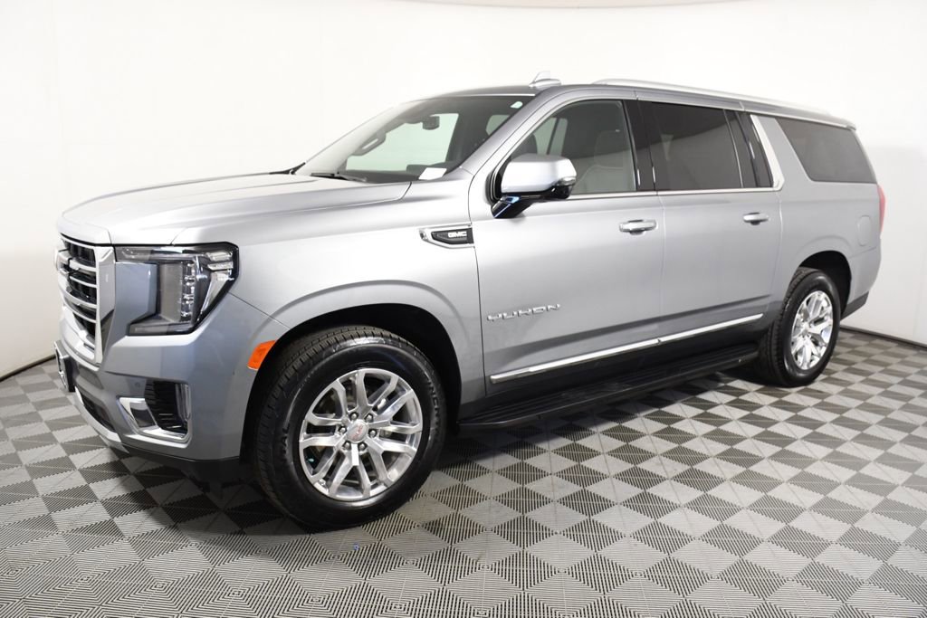 Used 2023 GMC Yukon XL SLT w/ SLT Premium Package image 2