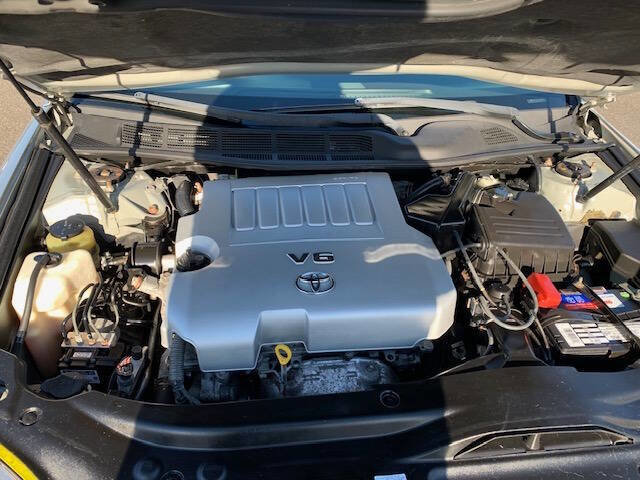 Used 2005 Toyota Avalon Touring image 2