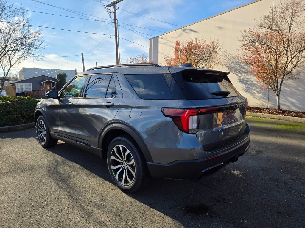 New 2026 Ford Explorer ST-Line AWD/4WD image 7