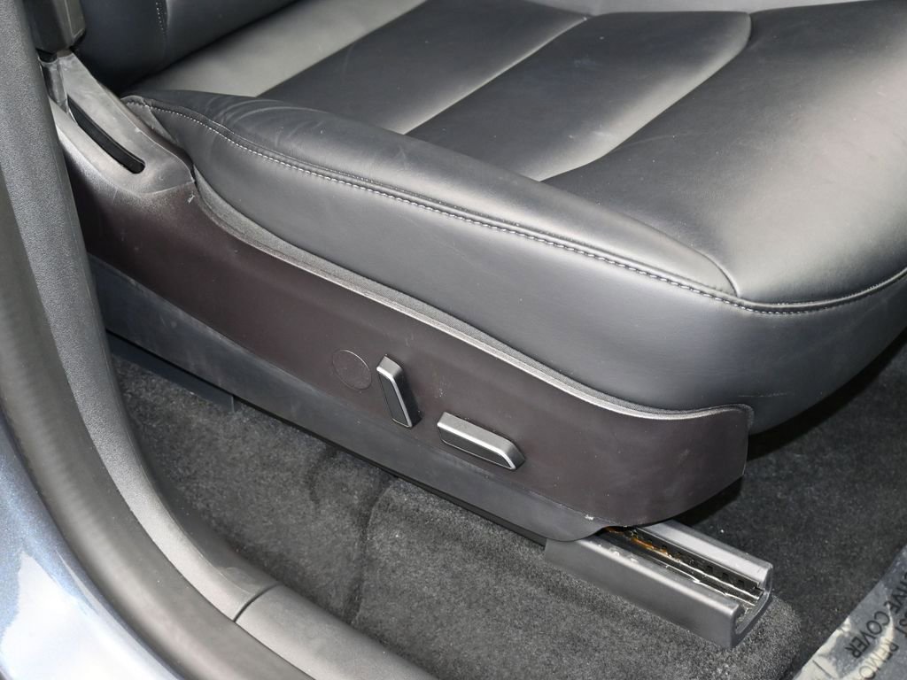 Used 2022 Tesla Model Y Performance image 40