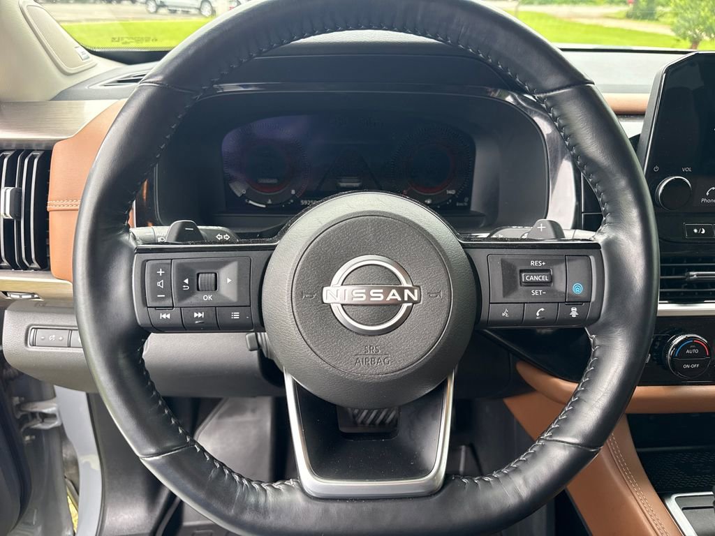 Used 2022 Nissan Pathfinder Platinum w/ Cargo Package FWD image 17