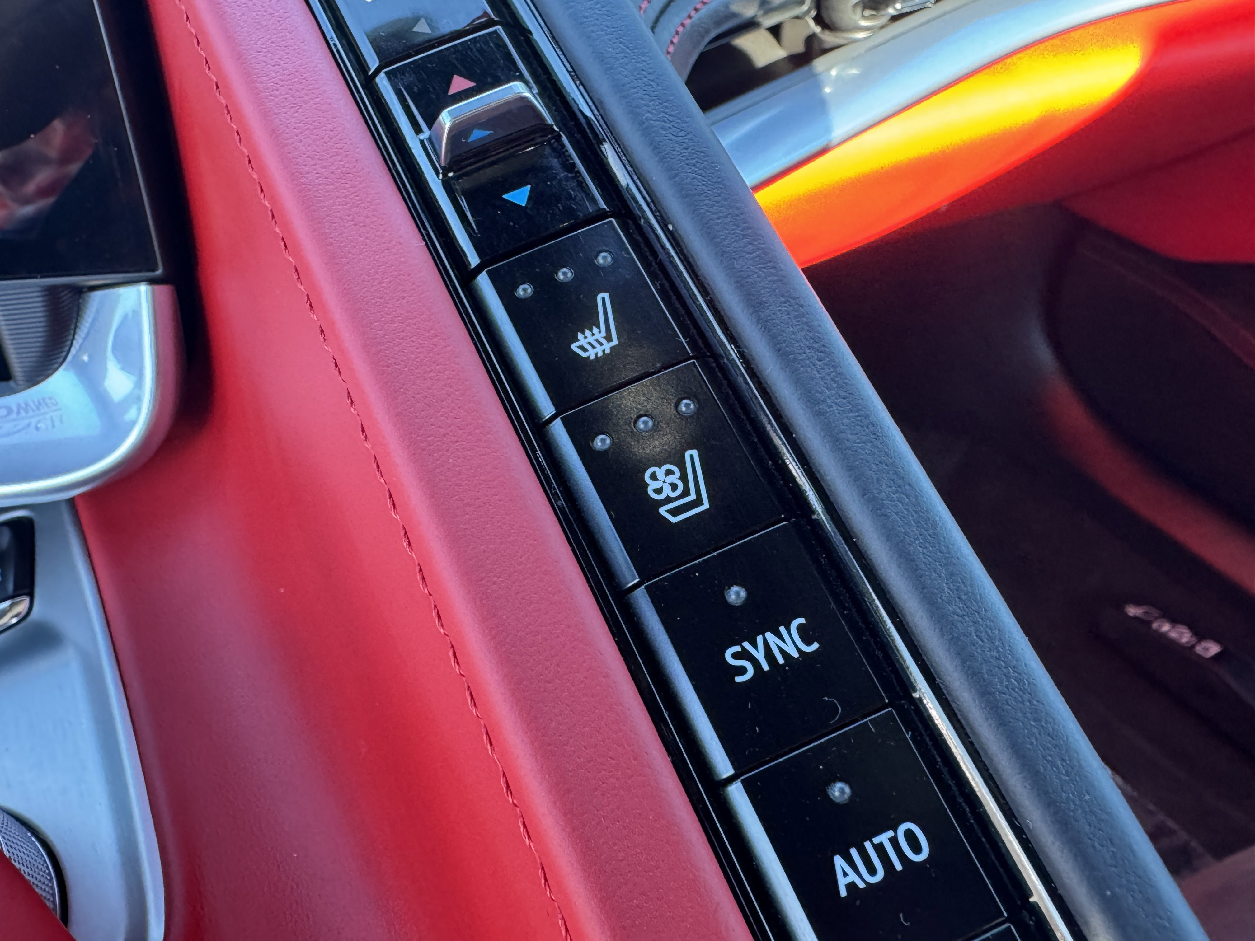 Used 2024 Chevrolet Corvette Stingray Premium Conv image 26