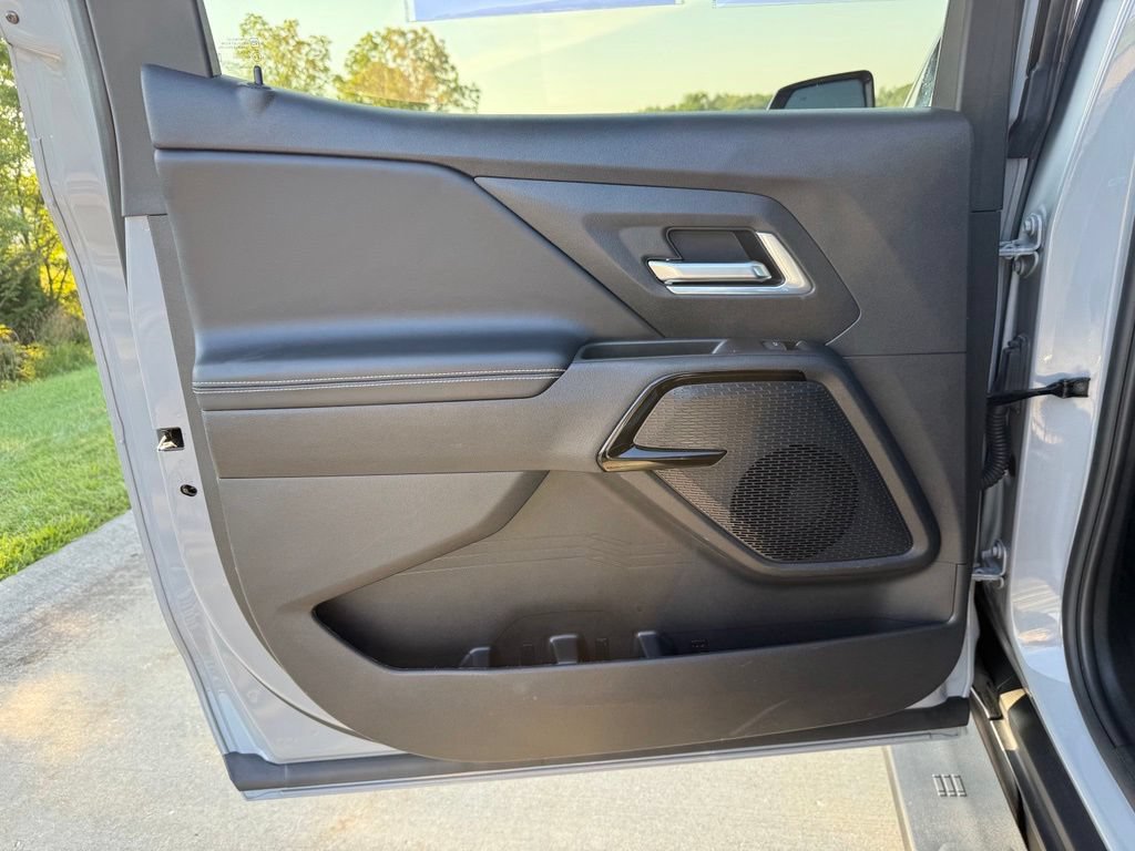 Used 2025 Chevrolet Silverado EV LT AWD/4WD image 13