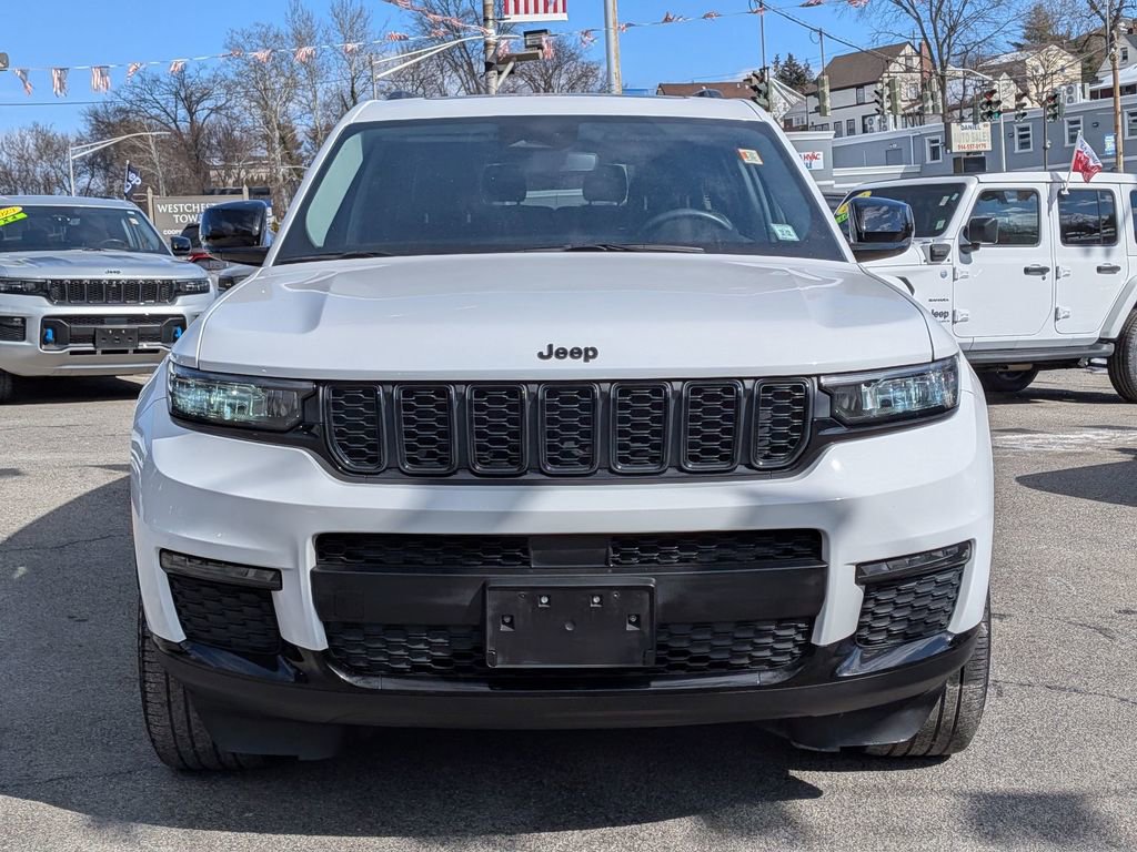 Certified 2023 Jeep Grand Cherokee L Limited w/ Black Appearance Package image 3