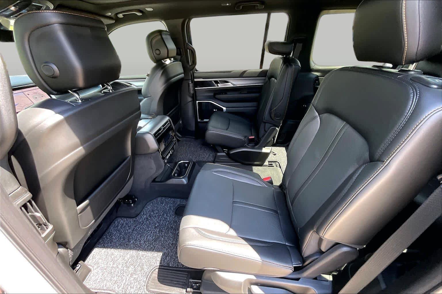 New 2026 Jeep Grand Wagoneer L 4WD image 21