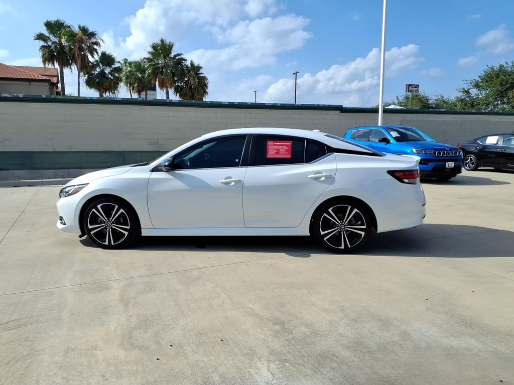 Used 2023 Nissan Sentra SR w/ SR Premium Package FWD image 2