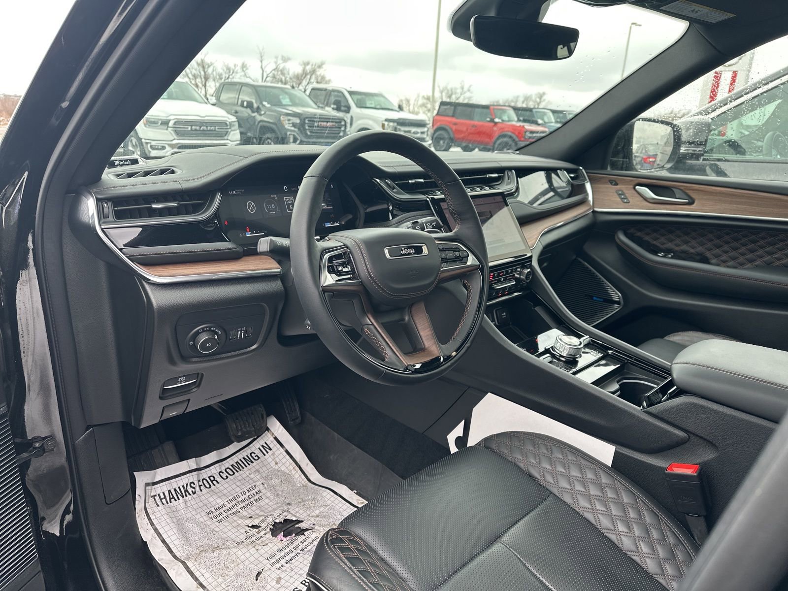 Used 2024 Jeep Grand Cherokee Summit w/ Luxury Tech Group V image 12