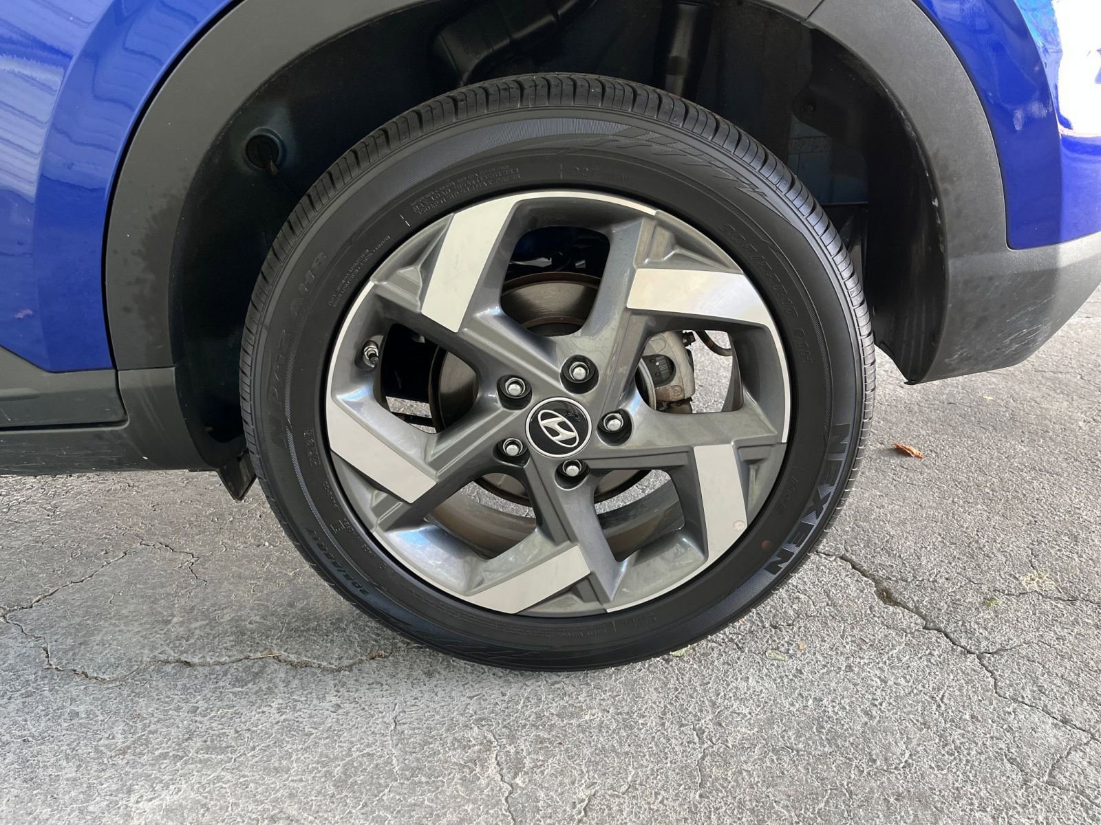 Used 2025 Hyundai Venue SEL image 25