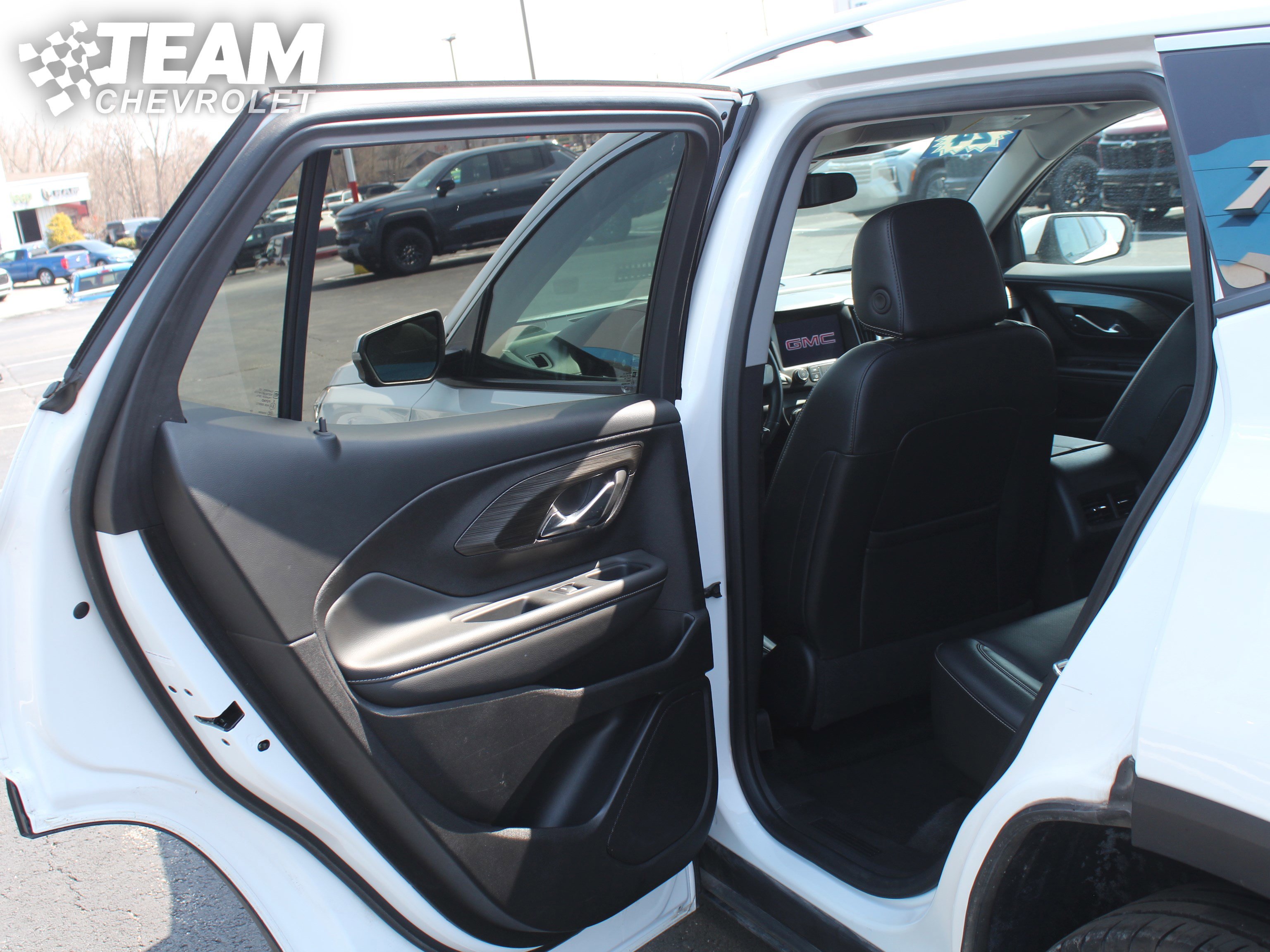 Used 2024 GMC Terrain SLT image 19