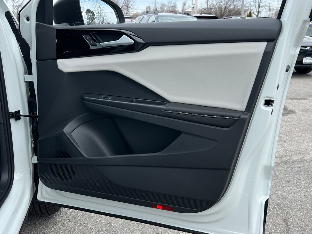 New 2026 Volkswagen Taos S image 7