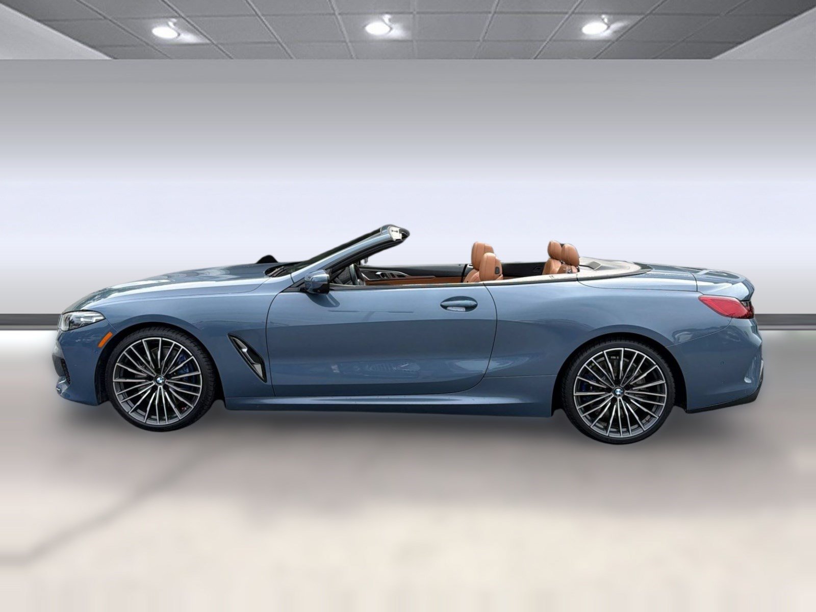 Used 2022 BMW 840i Convertible w/ Comfort Seating Package RWD image 2