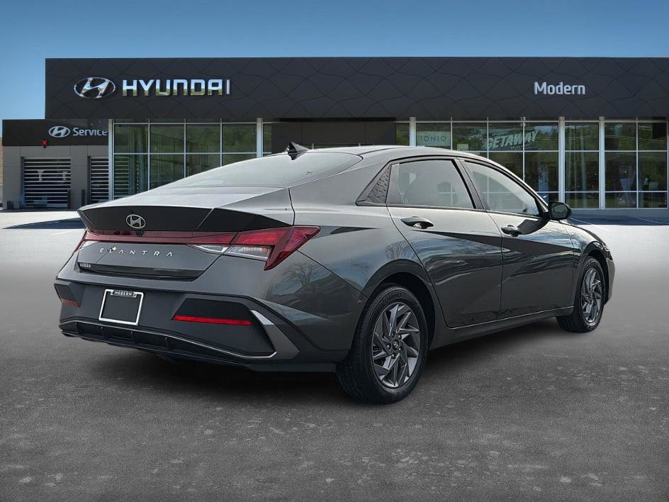 Certified 2024 Hyundai Elantra SEL image 4