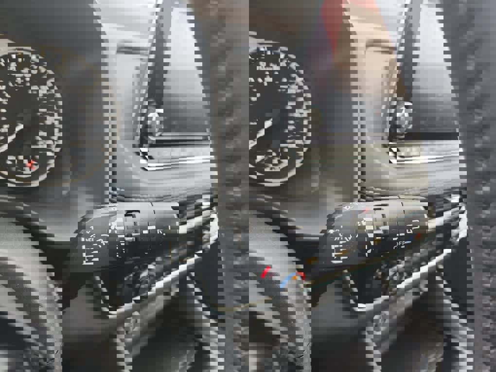 Used 2023 Nissan Rogue SV w/ SV Premium Package image 30