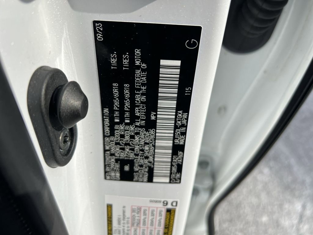 Used 2023 Lexus GX 460 Premium w/ Premium Package image 29