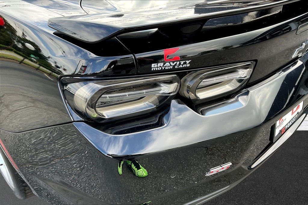Used 2020 Chevrolet Camaro SS RWD image 17