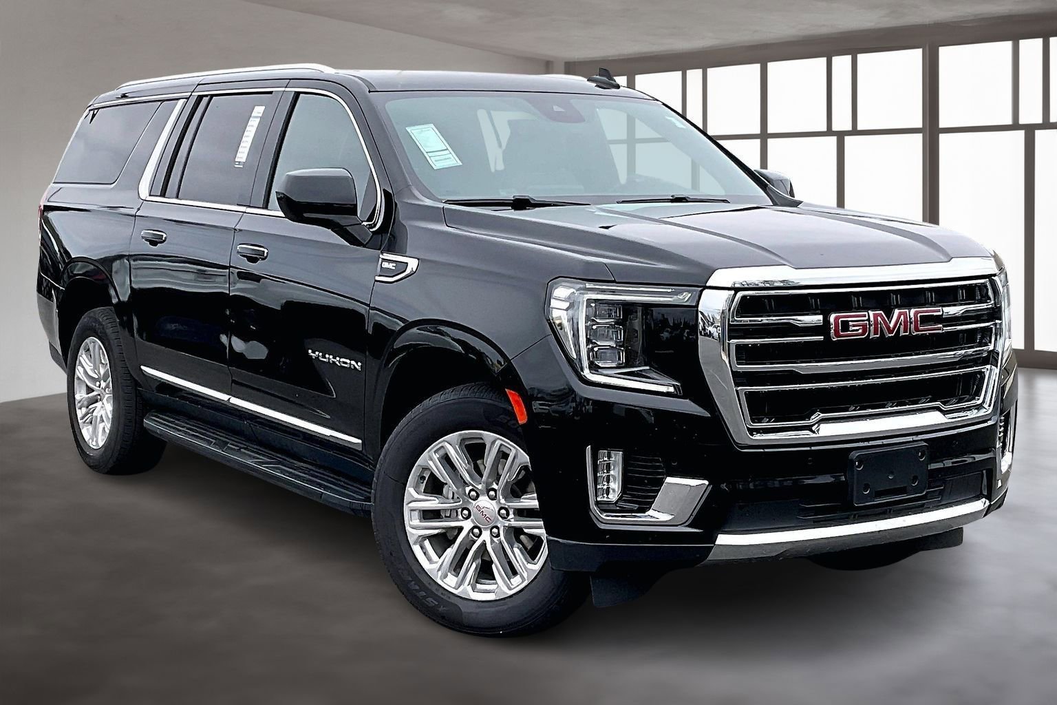 Used 2024 GMC Yukon XL SLT image 1