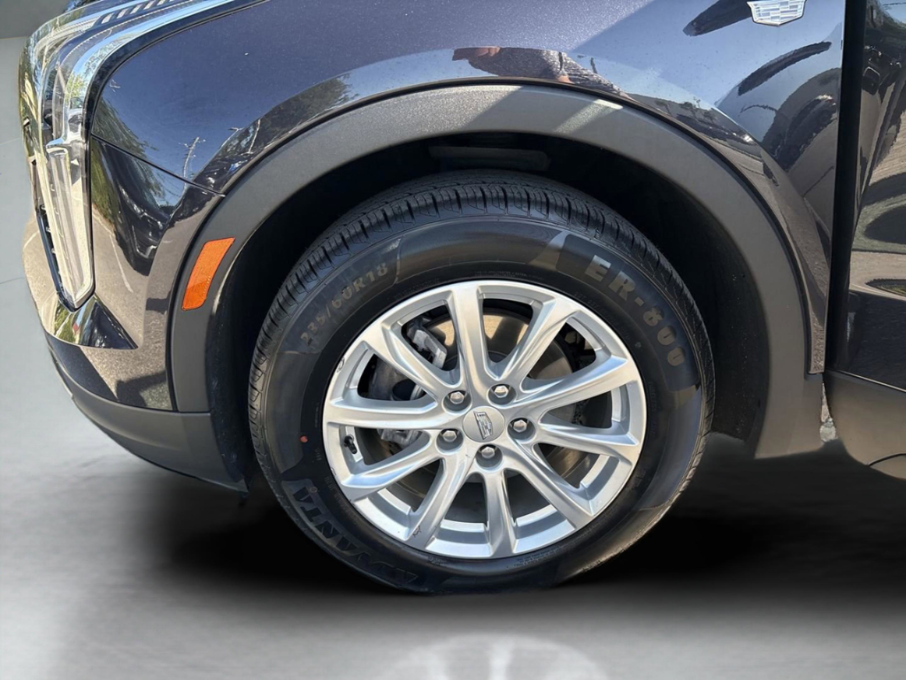 Used 2022 Cadillac XT4 Luxury AWD/4WD image 32
