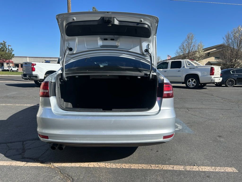 Used 2016 Volkswagen Jetta SE image 7