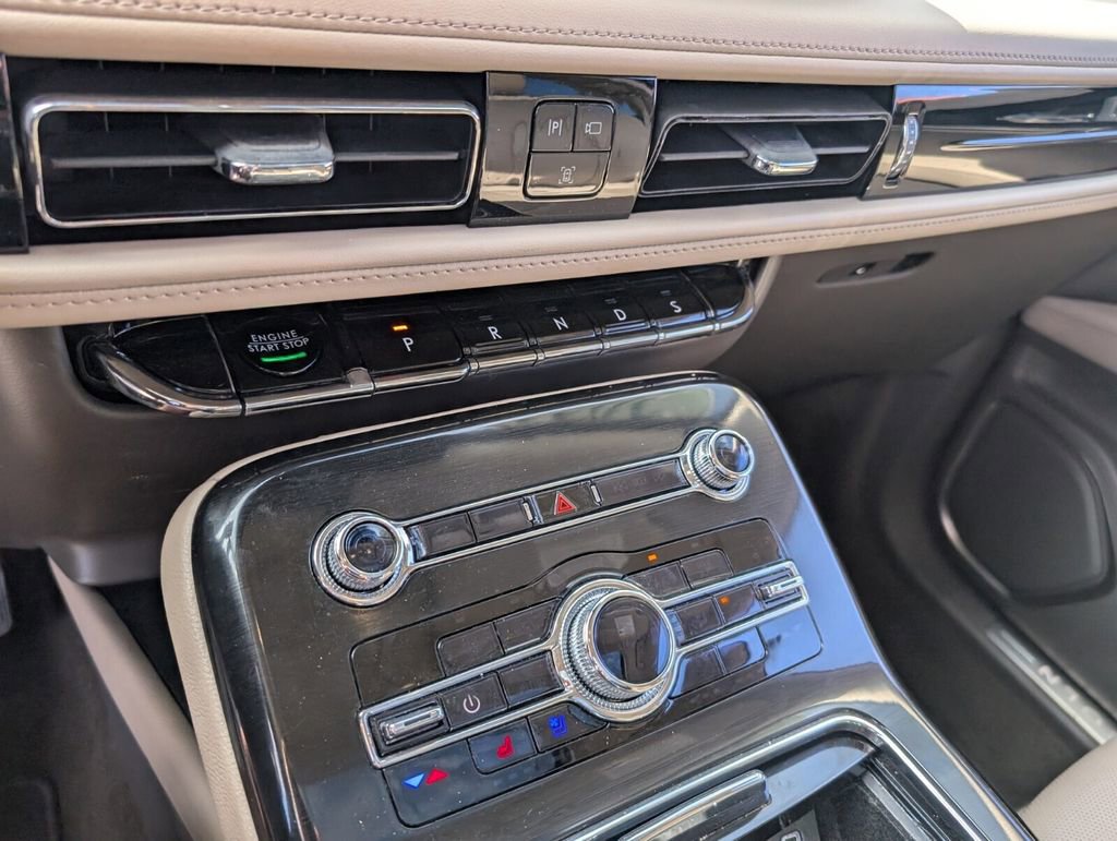 Used 2022 Lincoln Nautilus Reserve image 21