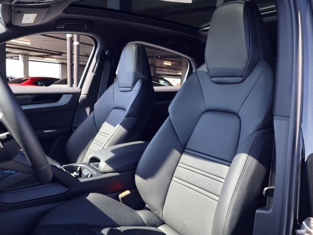 New 2026 Porsche Cayenne Coupe image 5