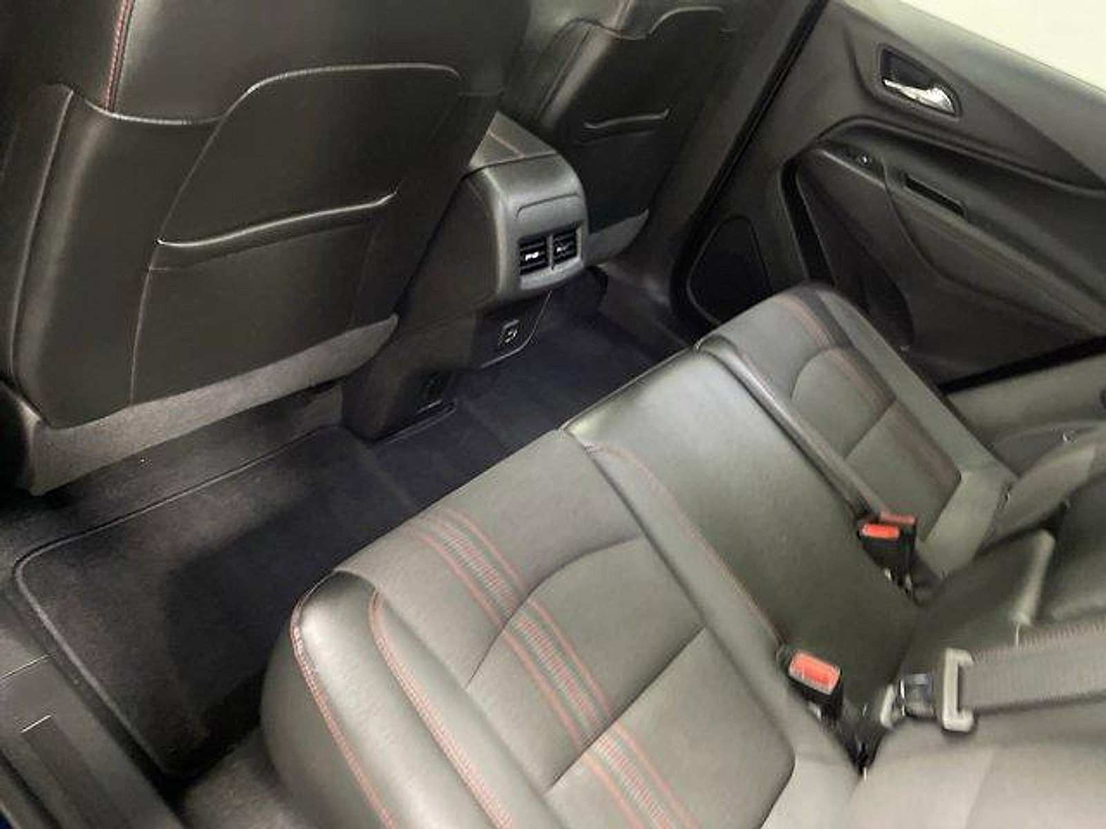 Used 2023 Chevrolet Equinox RS FWD image 12