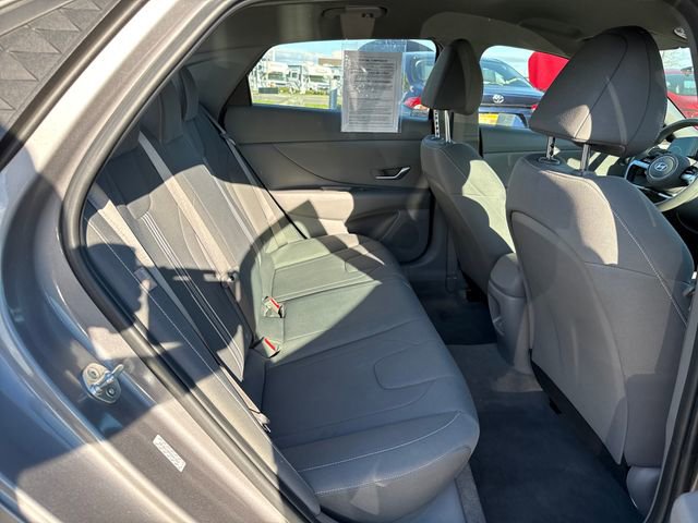 Used 2024 Hyundai Elantra SEL image 12