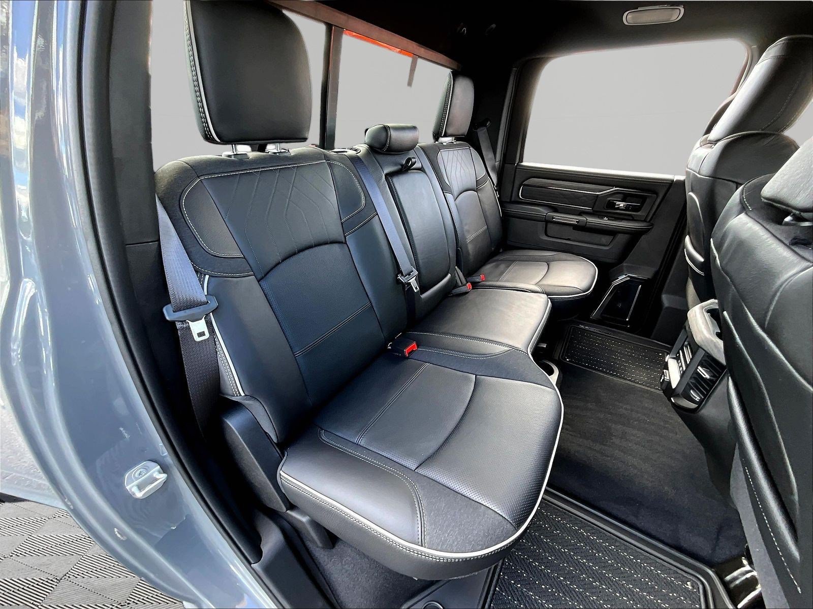 New 2026 RAM 3500 Limited AWD/4WD image 19