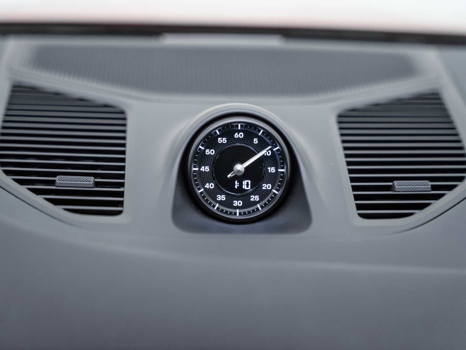 Certified 2025 Porsche Cayenne Coupe image 20