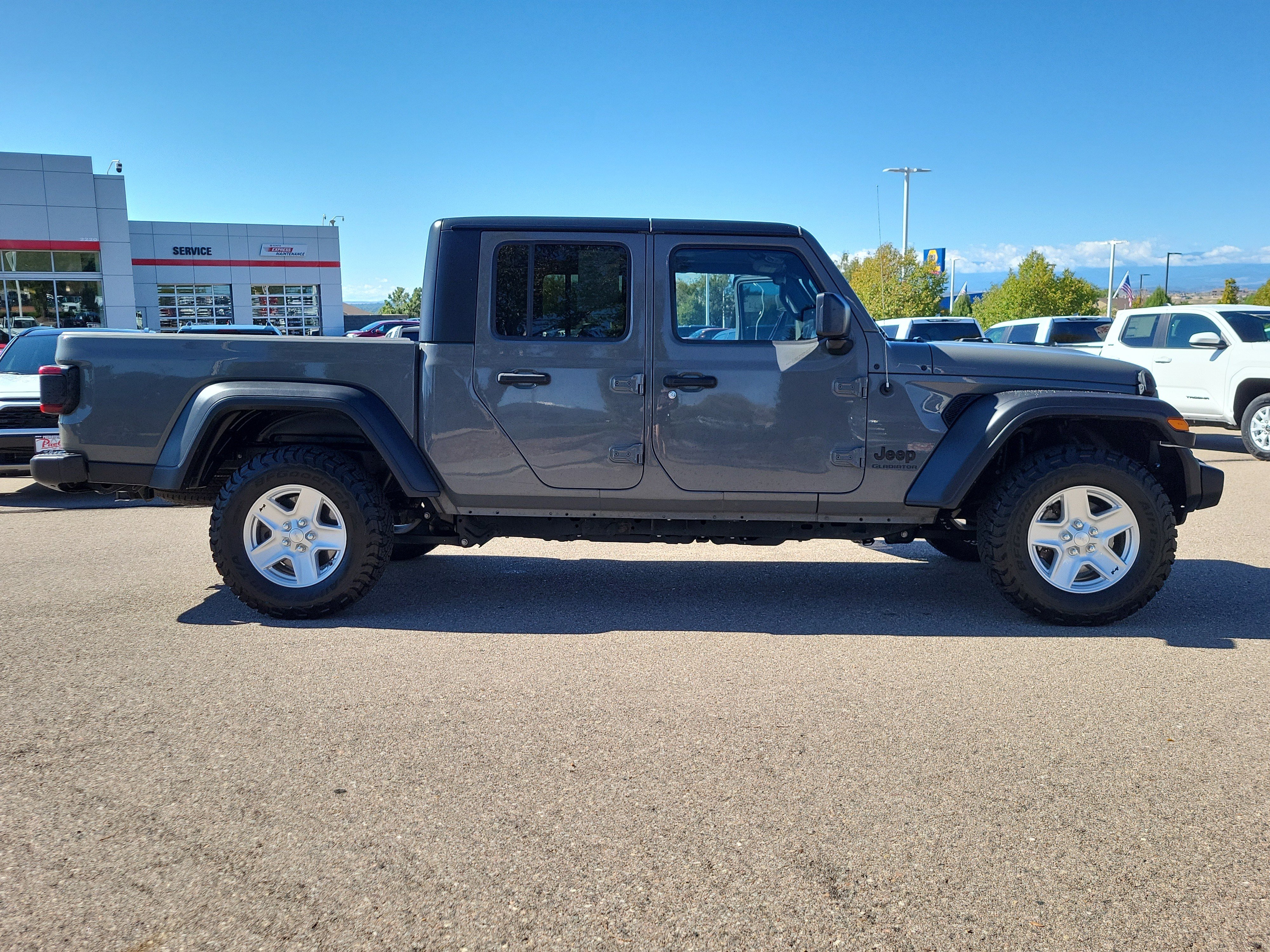 Used 2020 Jeep Gladiator Sport w/ Quick Order Package 24S image 2