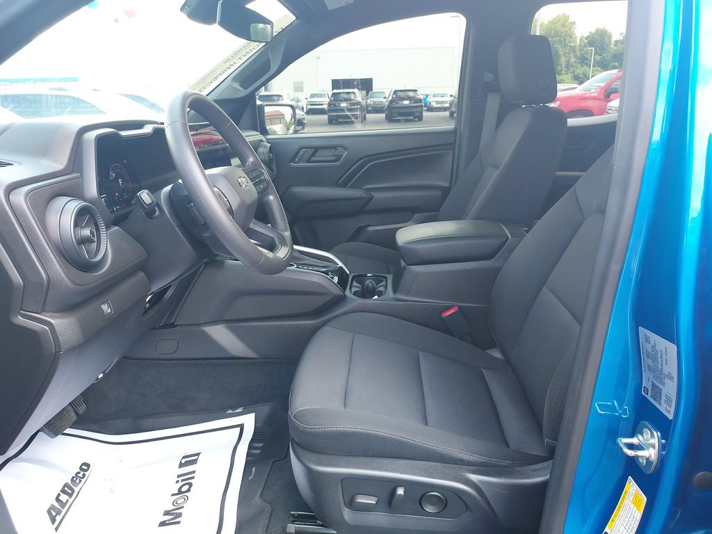 Used 2024 Chevrolet Colorado Trail Boss w/ Technology Package AWD/4WD image 13