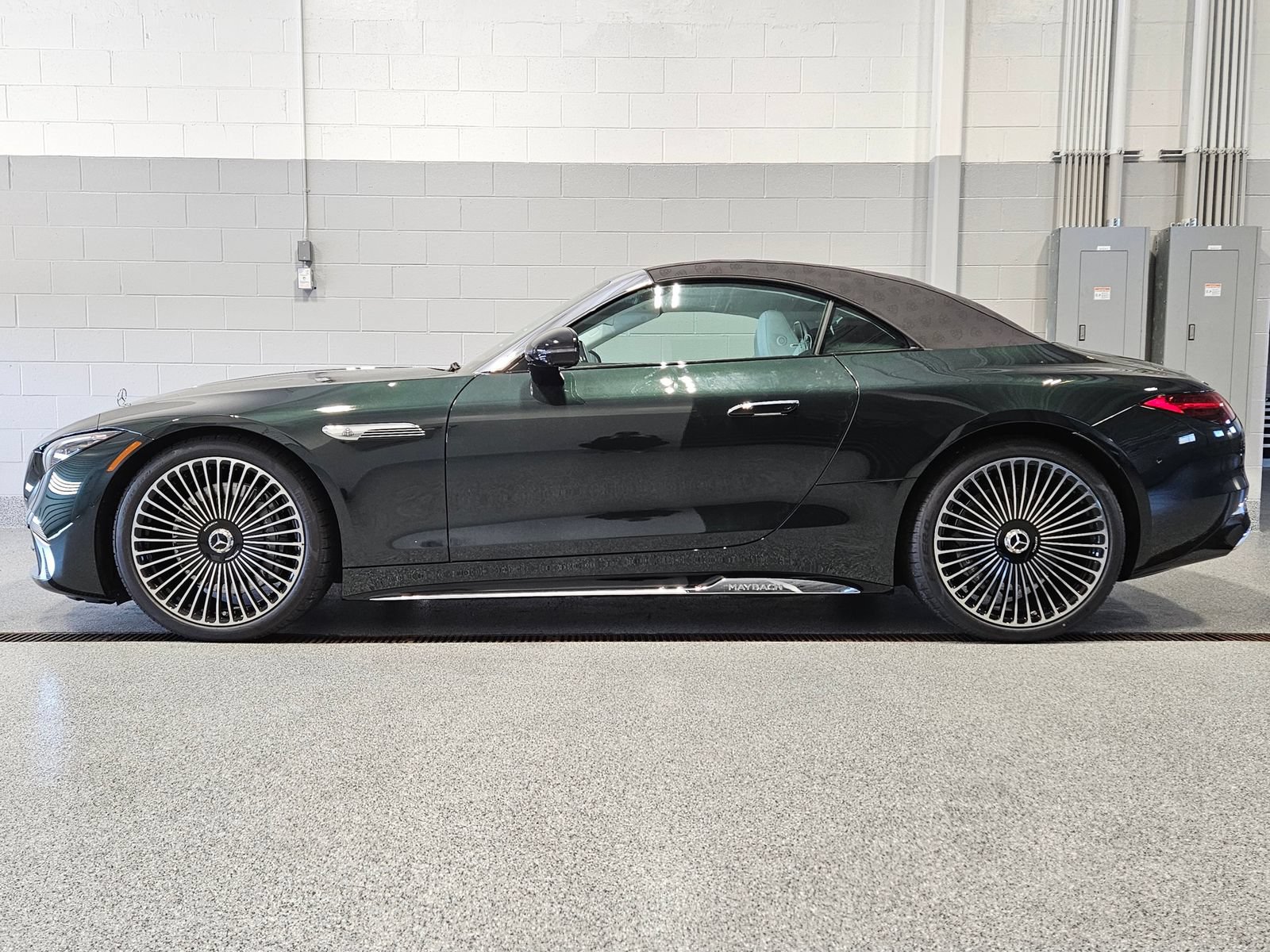 New 2026 Mercedes-Benz Maybach SL 680 image 9