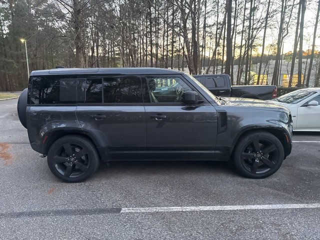 Used 2025 Land Rover Defender 110 V8 image 9