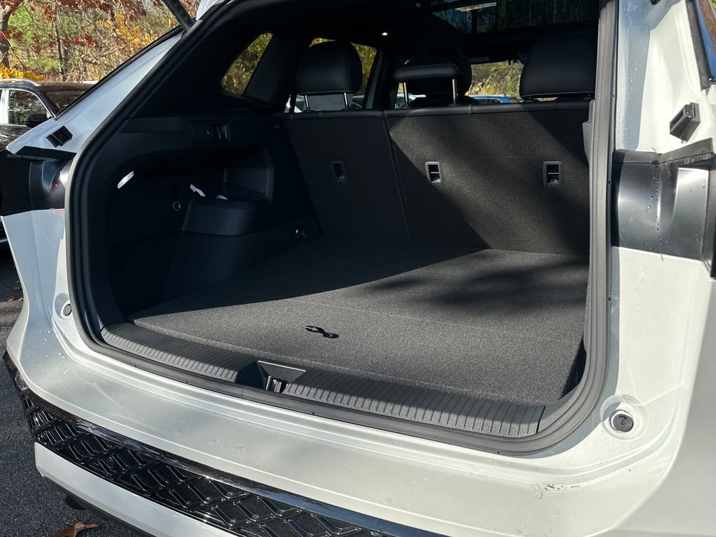 New 2026 Volkswagen Tiguan SE R-Line image 14