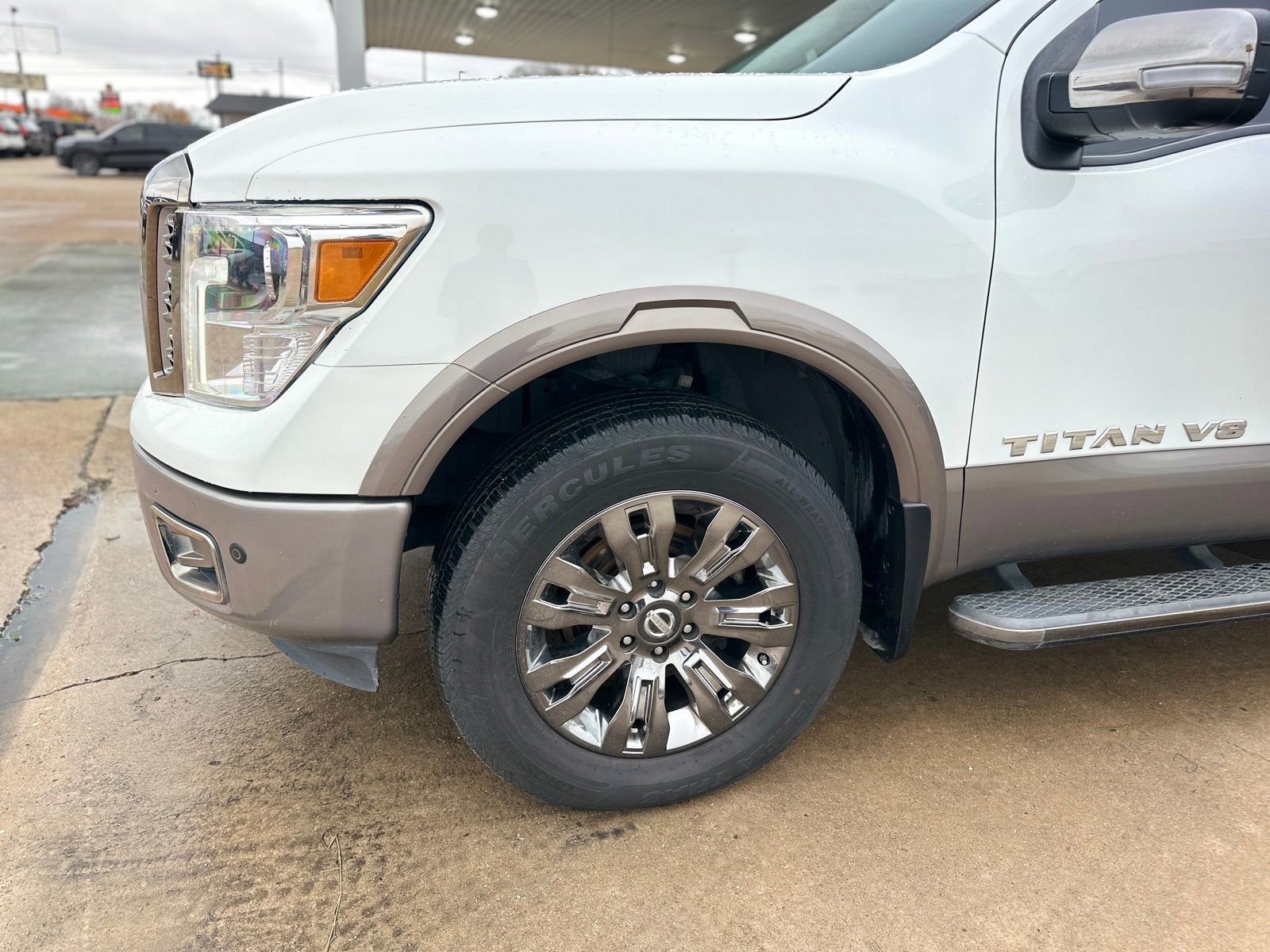 Used 2018 Nissan Titan Platinum Reserve w/ Platinum Utility Package image 14