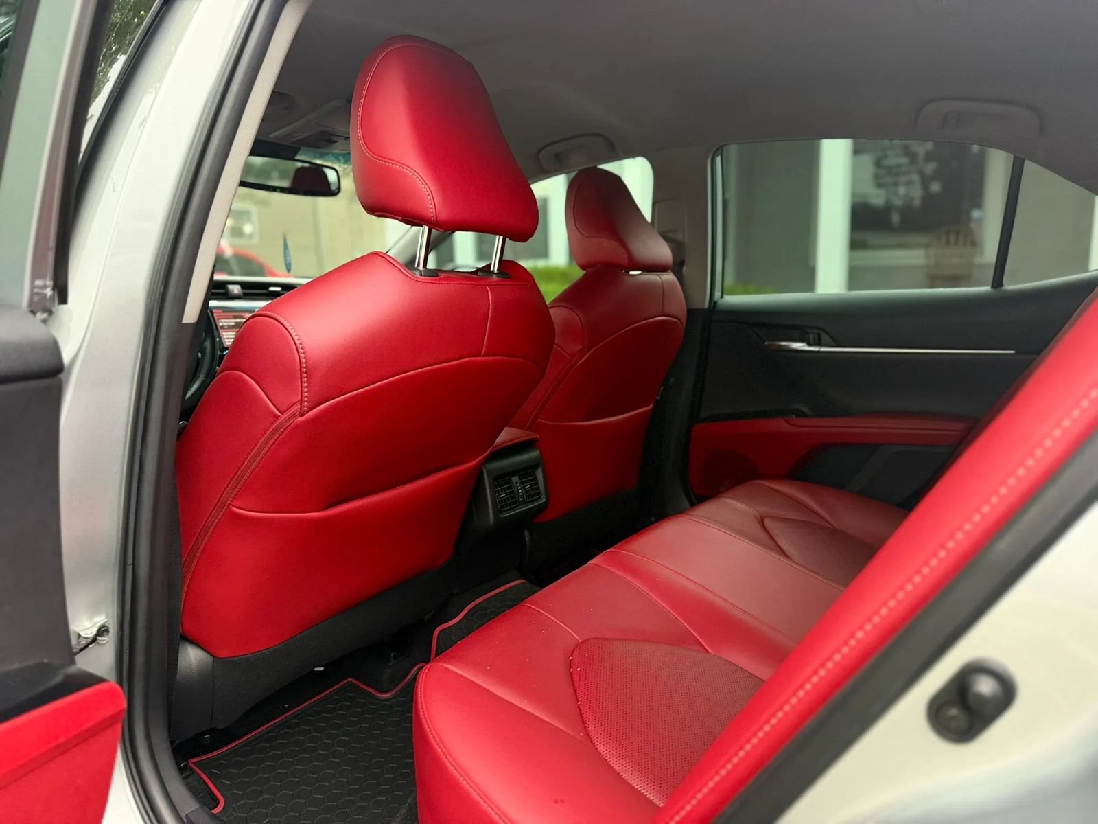 Used 2020 Toyota Camry XSE w/ Navigation Package FWD image 10