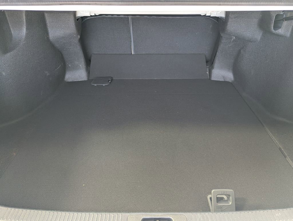 Used 2020 Toyota Camry XLE FWD image 26