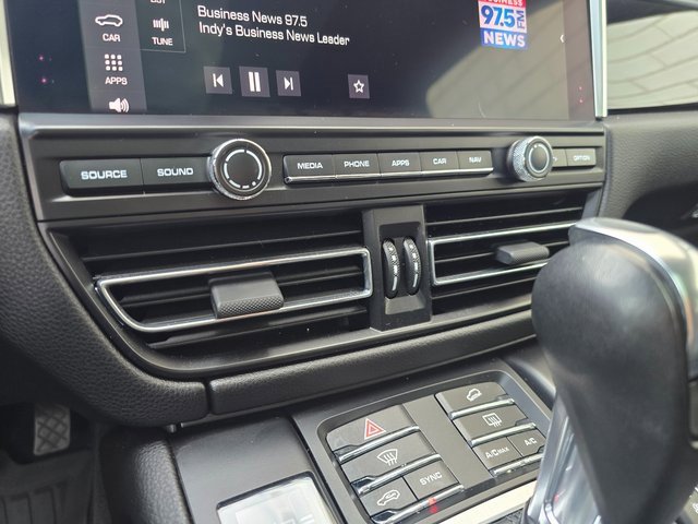 Used 2021 Porsche Macan image 33