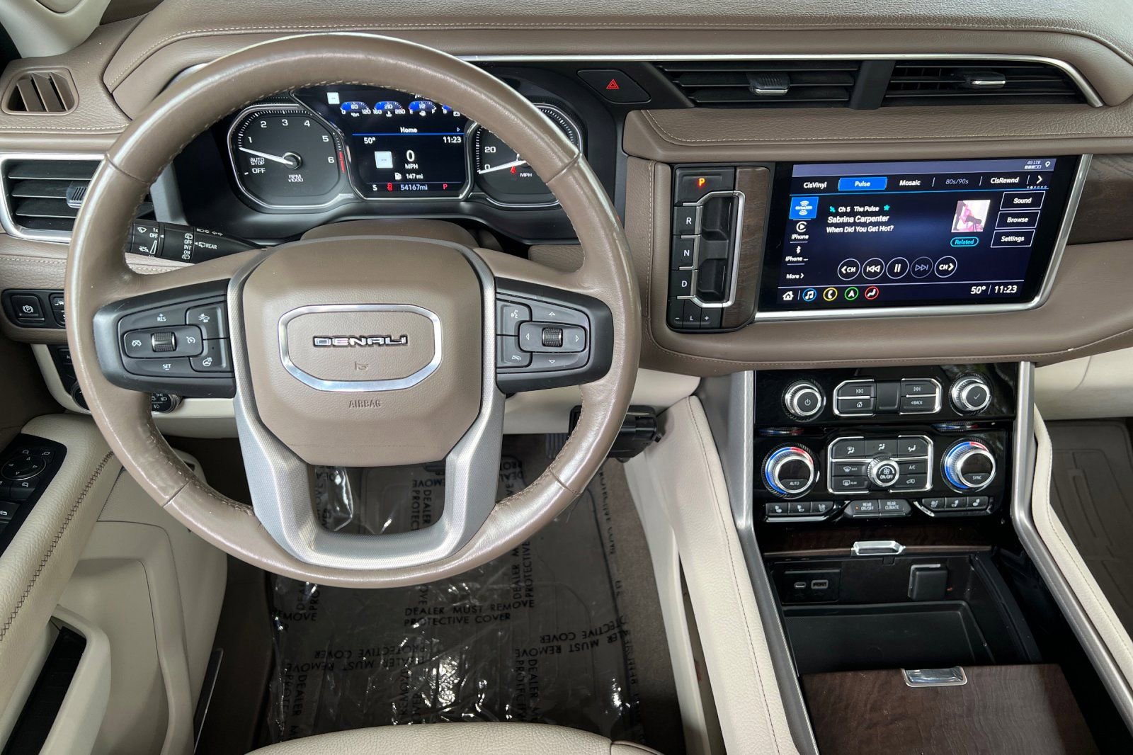 Used 2021 GMC Yukon Denali w/ Denali Premium Package image 14