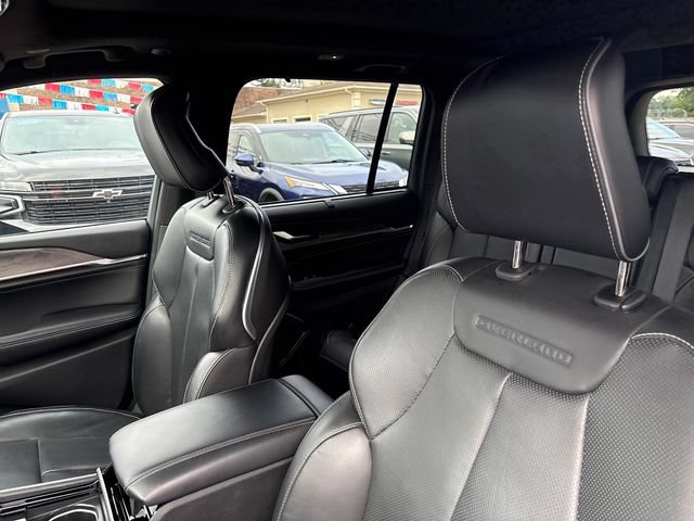 Used 2023 Jeep Grand Cherokee Overland w/ Luxury Tech Group IV AWD/4WD image 9