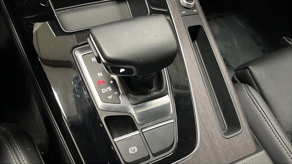 Used 2022 Audi Q5 e Premium w/ Convenience Package AWD/4WD image 19