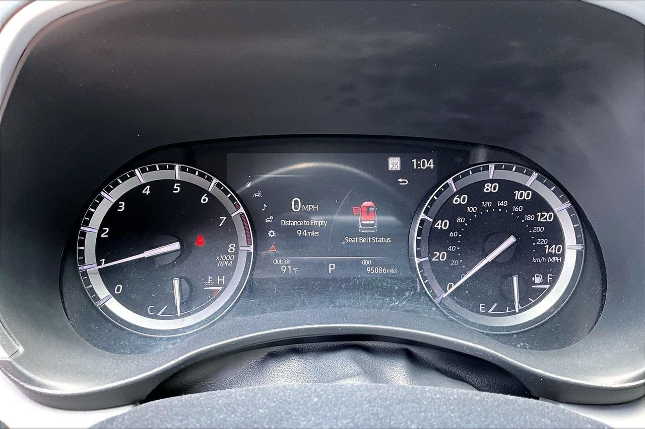 Used 2020 Toyota Highlander XLE FWD image 12