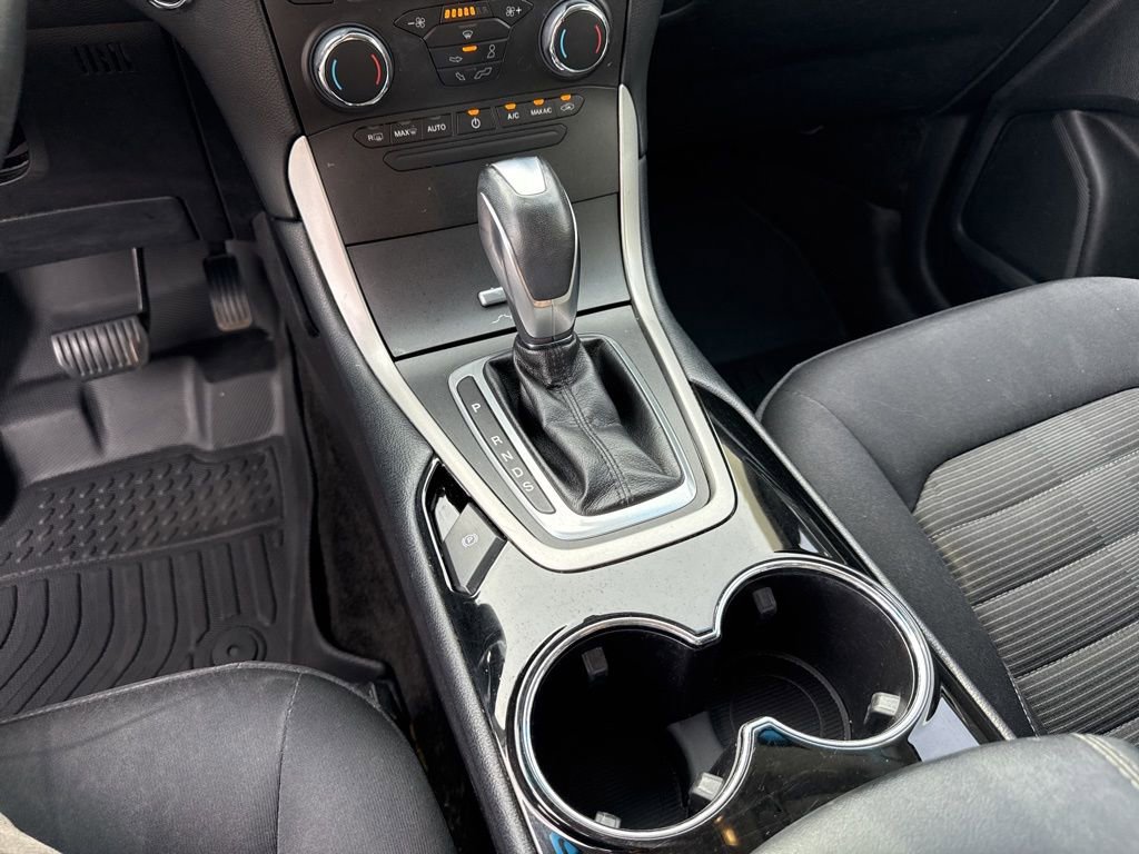 Used 2015 Ford Edge SEL image 24