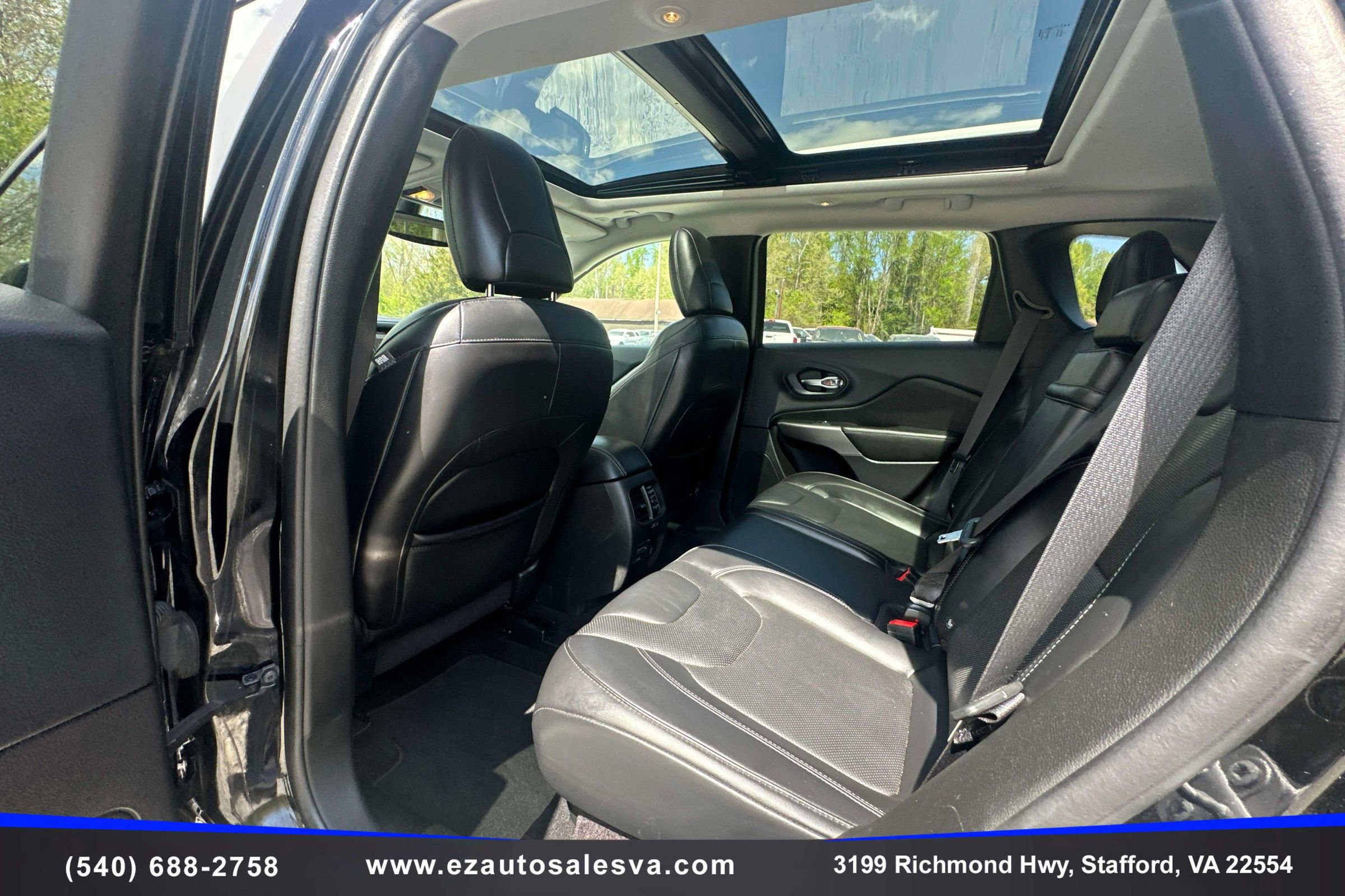 Used 2019 Jeep Cherokee Limited AWD/4WD image 17