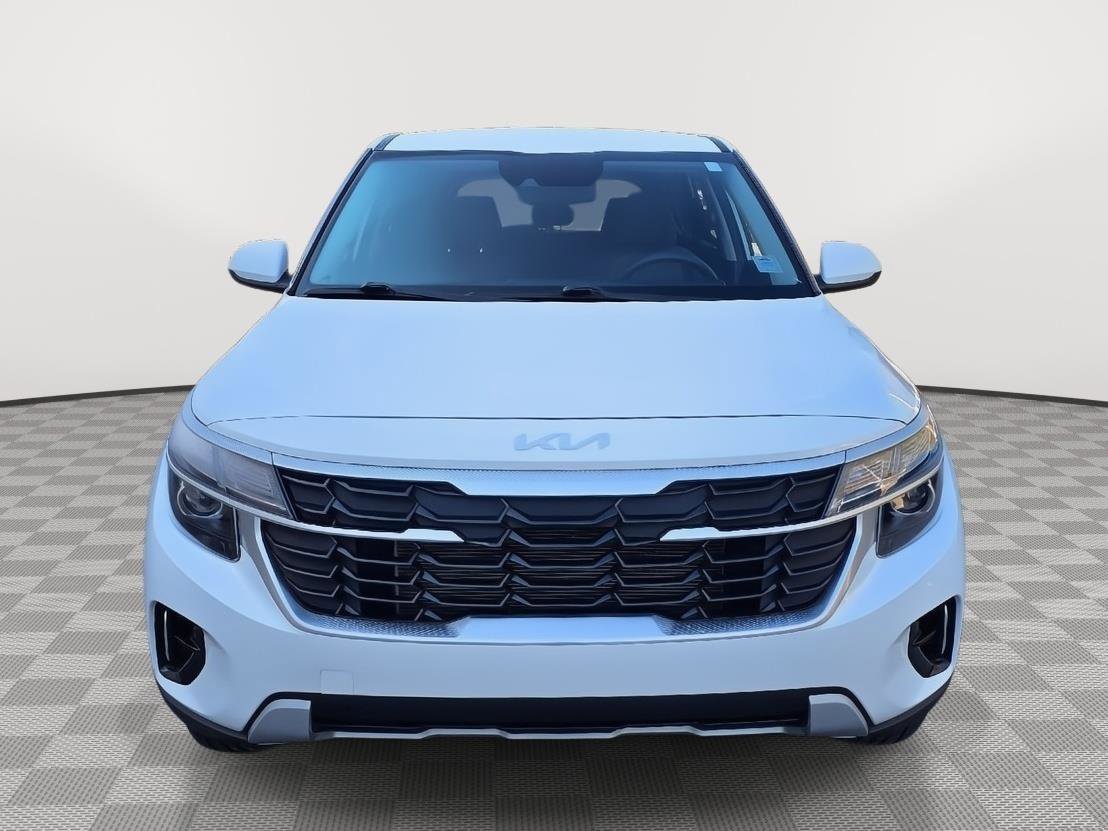 Used 2024 Kia Seltos LX image 2