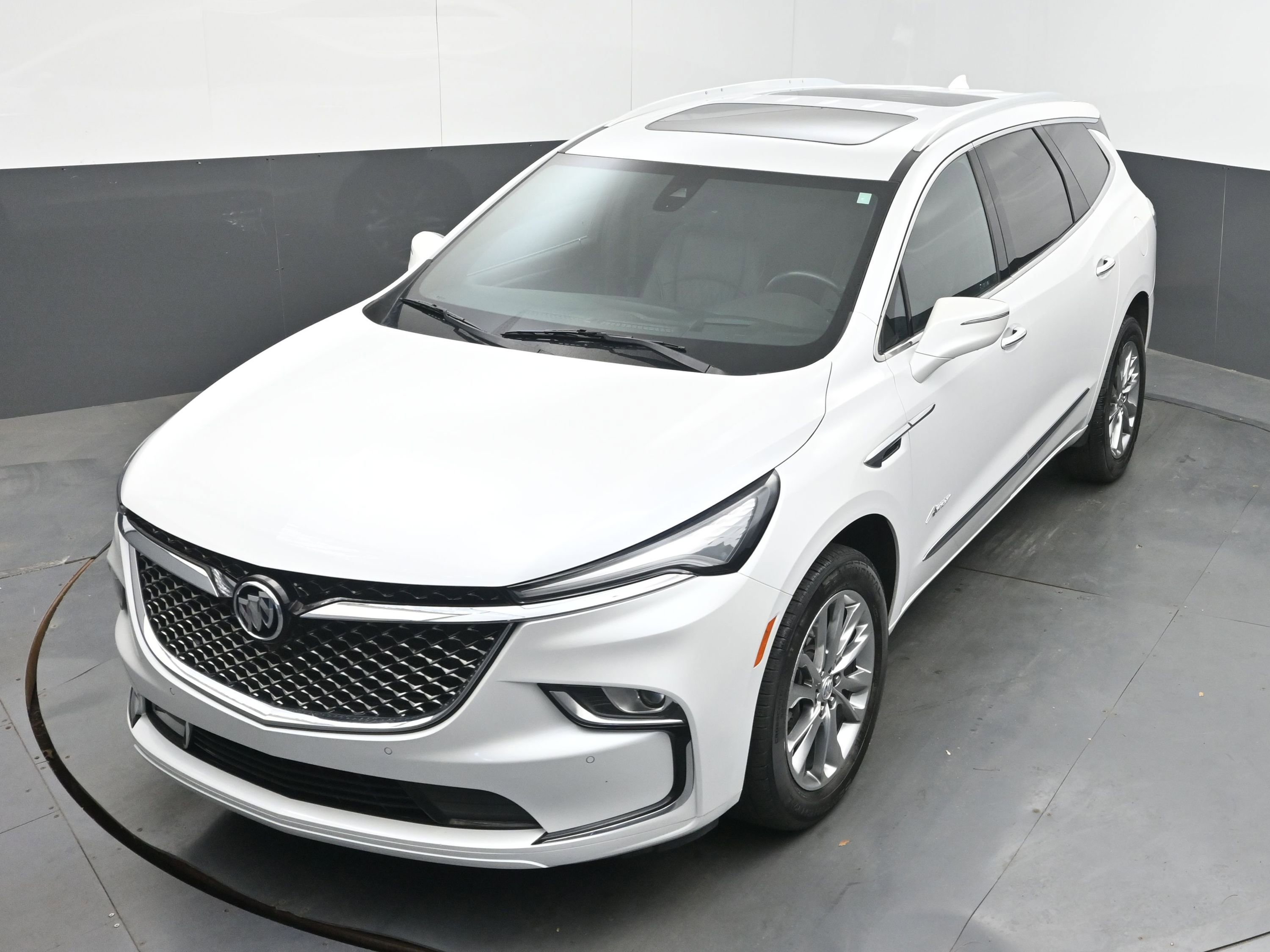 Used 2024 Buick Enclave Avenir FWD image 21